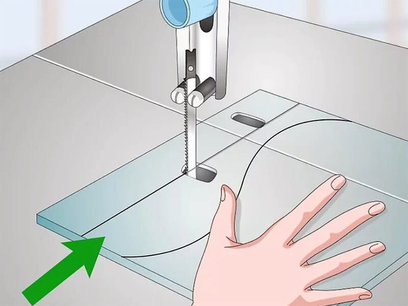 How to cut plexiglass/acrylic fast and easy with an oscillating tool (multi- tool) 